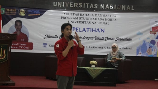 Pelatihan Jurnalistik oleh wartawan tvOne di Universitas Nasional.