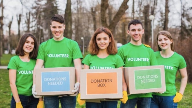 Ilustrasi volunteer (freepik.com)