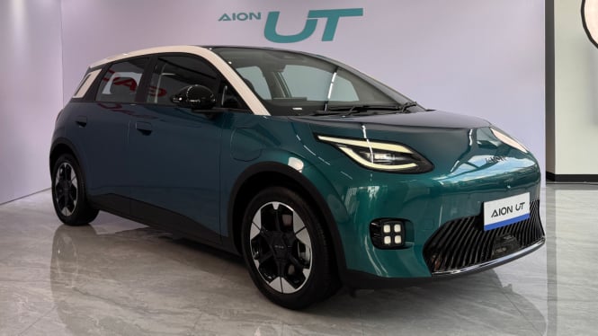 Mobil listrik pintar terbaru, AION UT.