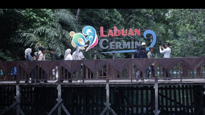 Destinasi wisata unggulan Kabupaten Berau, Labuan Cermin.