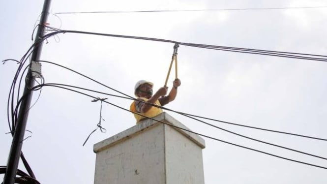 Penataan kabel udara oleh Pemkot Tangerang (tangerangkota.go.id)