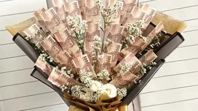 Ilustrasi buket uang (pinus.florist)