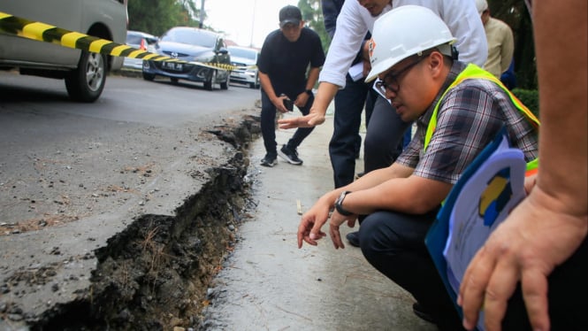 Betonisasi Jalan Griya Loka BSD (tangerangselatankota.go.id)