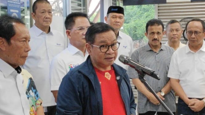 Pramono saat meresmikan Halte Transjakarta dengan rute Ancol-Blok M