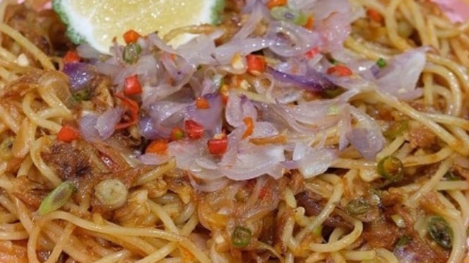 Spaghetti Tuna Sambal Matah, salah satu menu fusion food