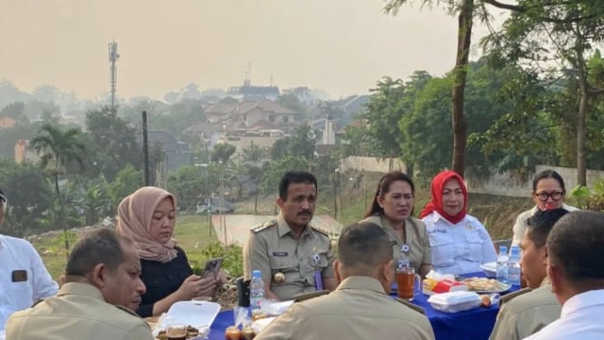 Pemkot Jaksel meninjau relokasi pedagang Pasar Barito (ANTARA)