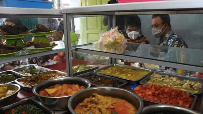 Salah satu warteg di kawasan Matraman, Jakarta (ANTARA)