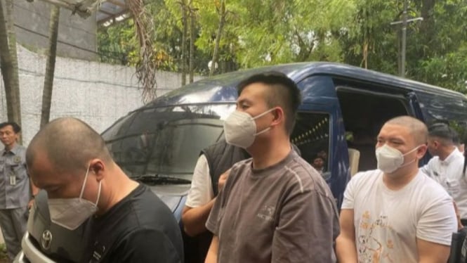 Pihak Kepolisian menangkap 11 WNA yang menyamar jadi polisi