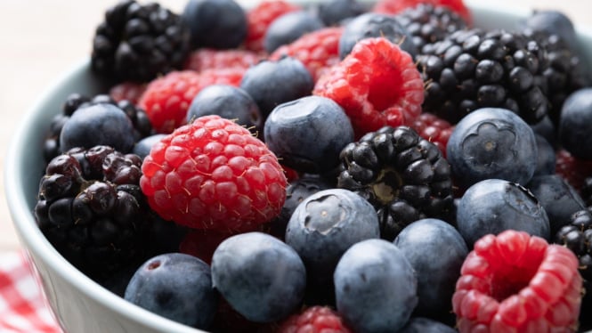 Ilustrasi buah berry (freepik.com)