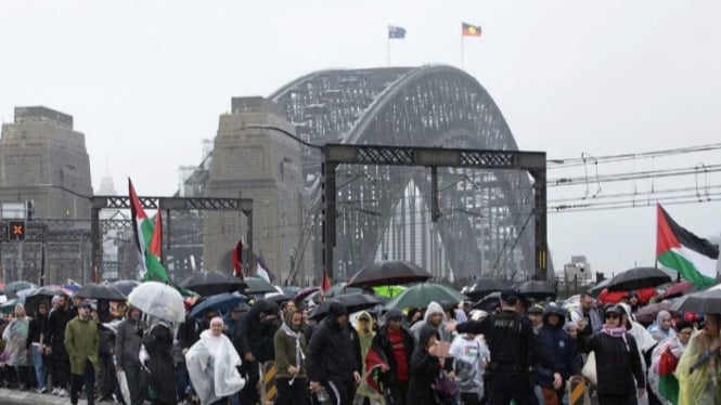 Ribuan pendukung Palestina gelar aksi damai di Sydney Harbour Bridge