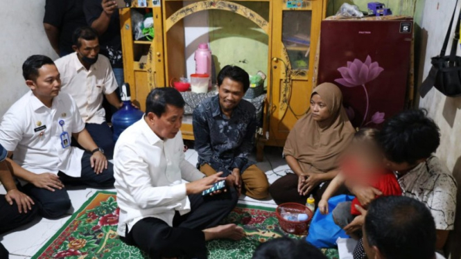 Bupati Tangerang Kunjungi Balita Penderita Kista Higroma