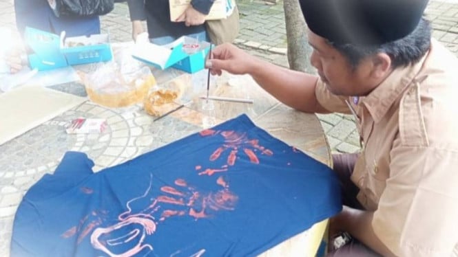 Pelatihan melukis di atas kaos di Kota Tangerang