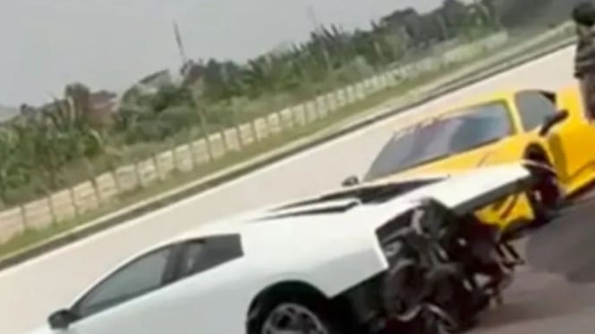 Kecelakaan Mobil Lamborghini di Tol Tangerang