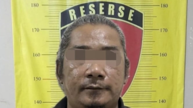 Terduga pelaku berinisial F (43) diamankan oleh Polsek Ciputat Timur
