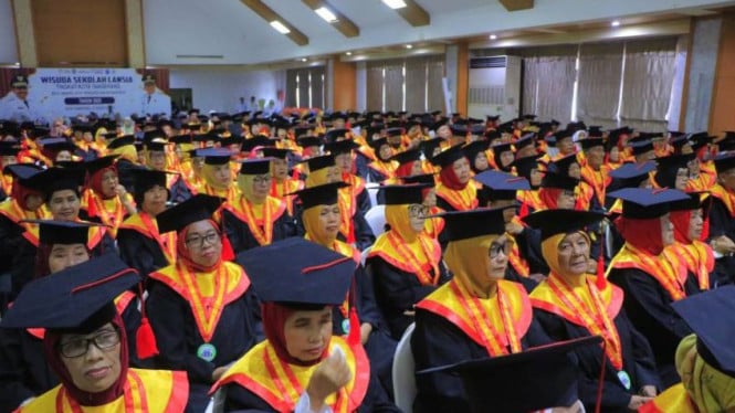 Sebanyak 390 Peserta Sekolah Lansia Tangerang Diwisuda