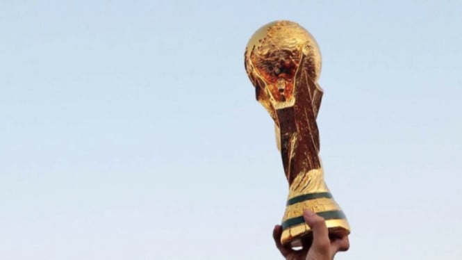 Replika trofi Piala Dunia