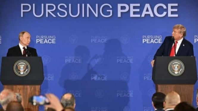 Konferensi pers Donald Trump dan Vladimir Putin