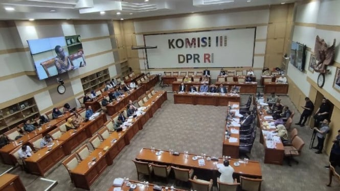 Komisi III DPR menggelar rapat dengan Komisi Yudisial