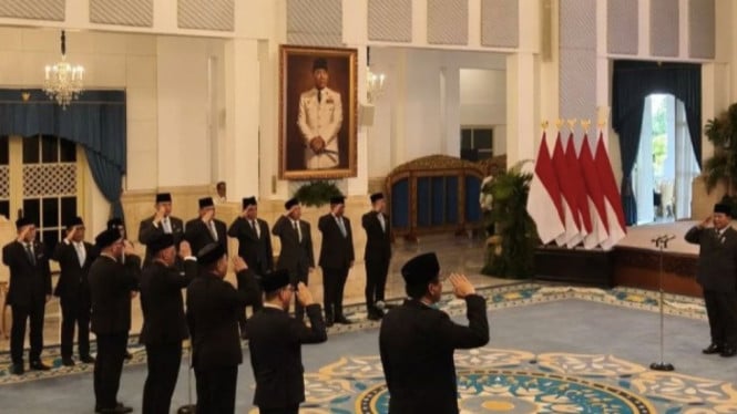 Presiden RI Prabowo Subianto saat melantik lima menteri baru