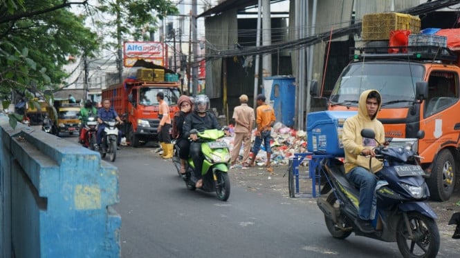TPS Gondrong Petir Jadi Sorotan