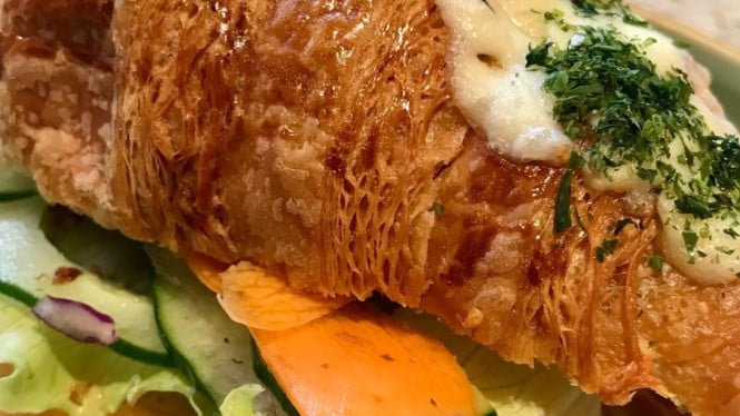 Smoked Salmon Croissant