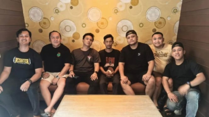 Bima Permana (keempat dari kanan) yang dilaporkan hilang ditemukan