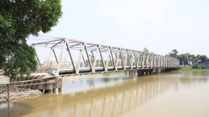 Jembatan di Tangerang.