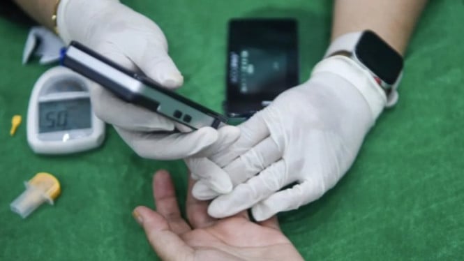 Pemeriksaan kesehatan gratis di GOR Segiri, Kamis (18/9/2025)