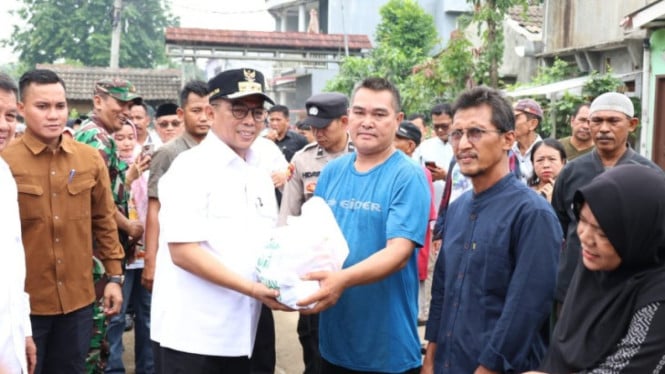 Bupati Tangerang dan Gubernur Banten Tinjau Lokasi Banjir di Balaraja