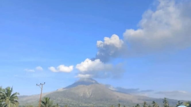 Erupsi Gunung Lewotobi Laki-laki, Sabtu (20/9/2025)