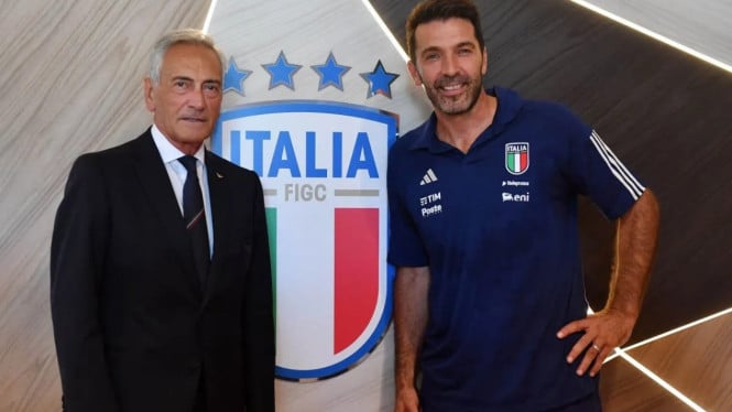 Presiden FIGC Gabriele Gravina dan ketua delegasi Gianluigi Buffon