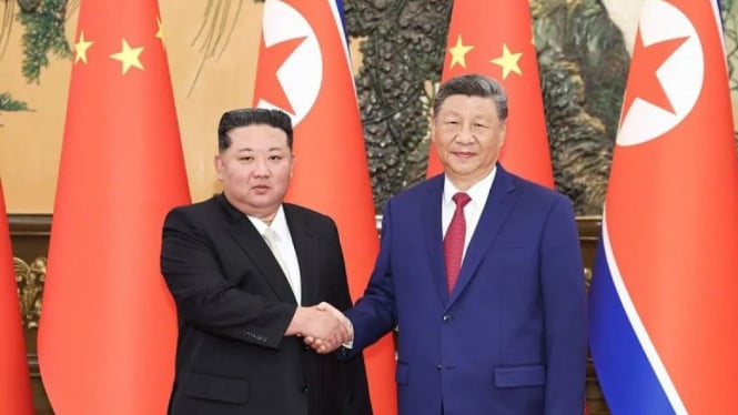 Xi Jinping bertemu dengan Kim Jong-un