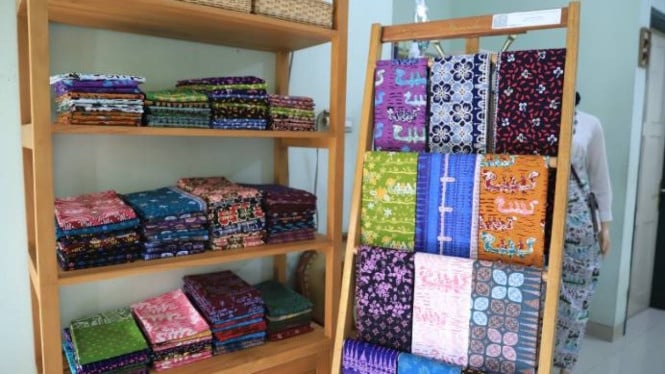 Ragam motif batik Kota Tangerang di Batik Menik.