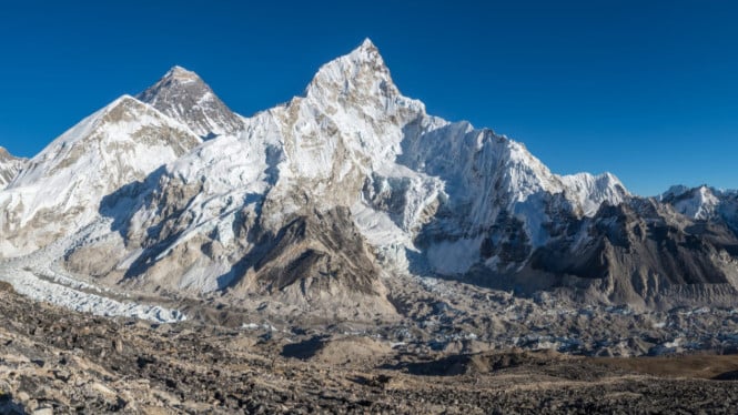 Ilustrasi Gunung Everest