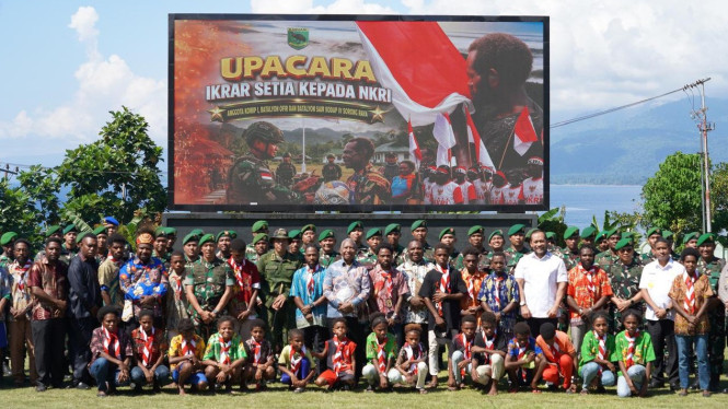 Pangkogabwilhan III Letjen TNI Lucky Avianto pimpin upacara Ikrar Setia Kepada NKRI 10 mantan anggota aktif TPNPB-OPM
