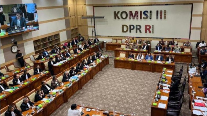 PERADI Profesional dalam Rapat Dengar Pendapat Umum (RDPU) bersama Pansus RUU Hukum Perdata Internasional  (HPI) di Kompleks Parlemen Senayan, Jakarta