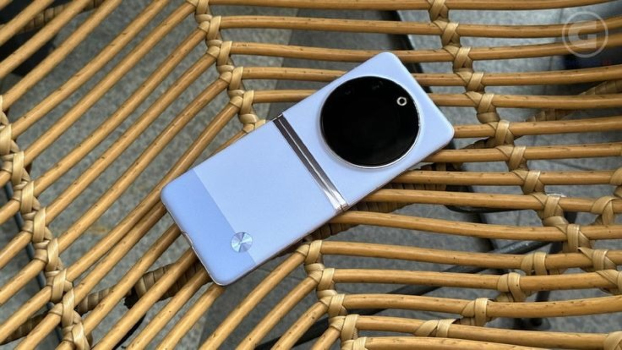 Tecno Phantom V Flip