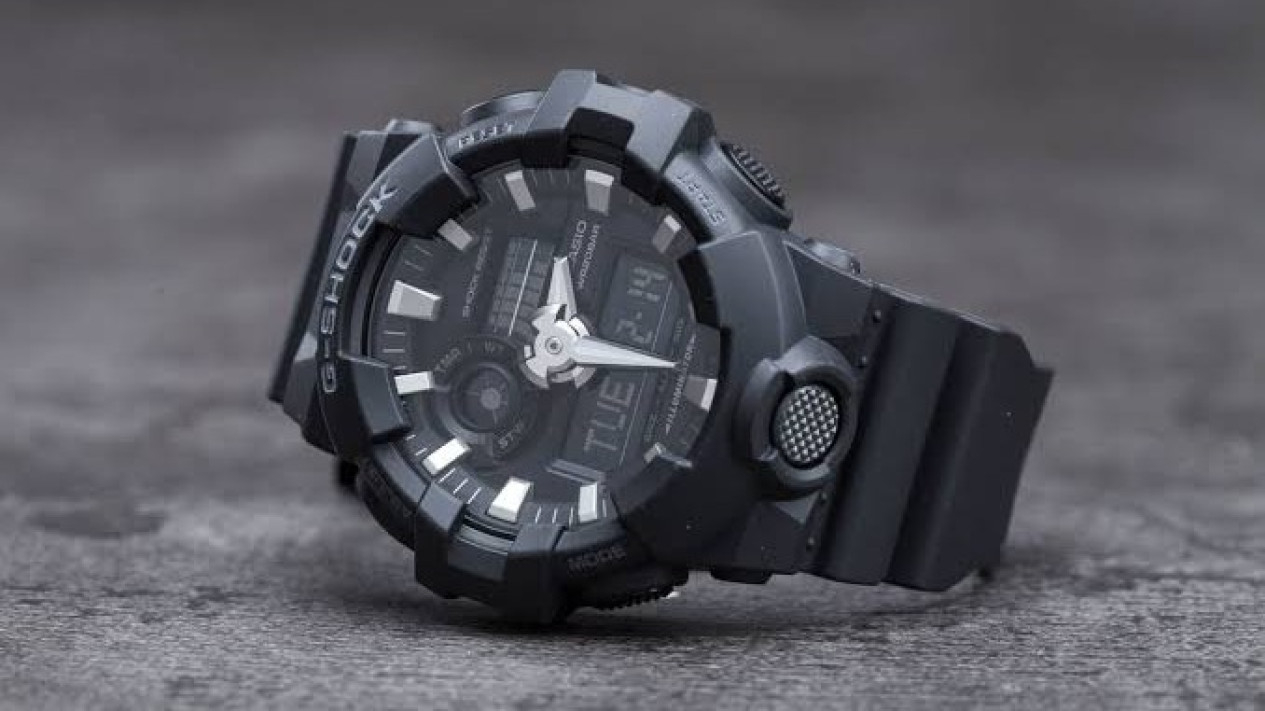 G-Shock GA-700-1BDR