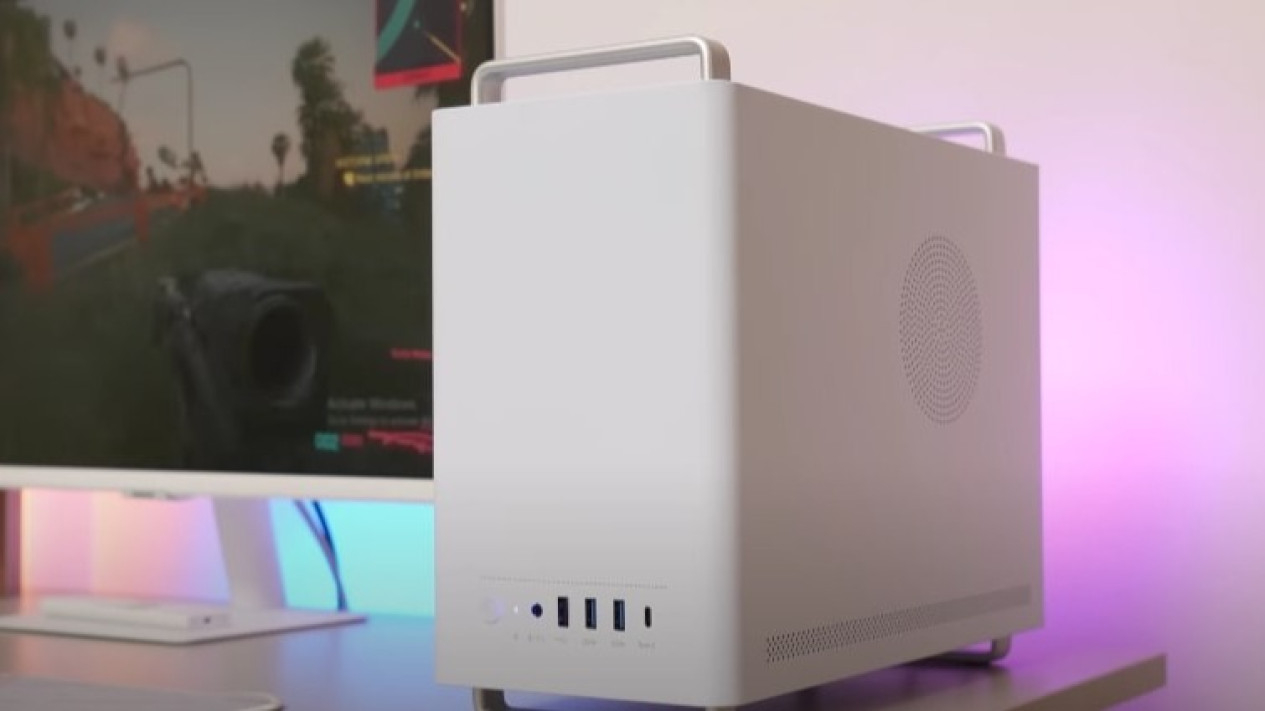 Mini PC Putih RTX 4060