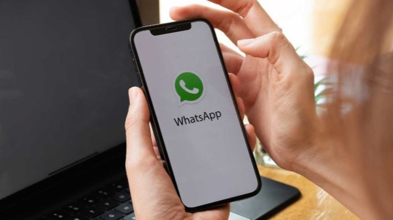 Trik Pantau Chat WhatsApp Pasangan dari HP Sendiri
