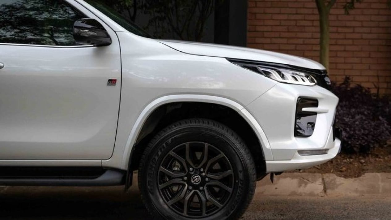 TOYOTA FORTUNER 2025