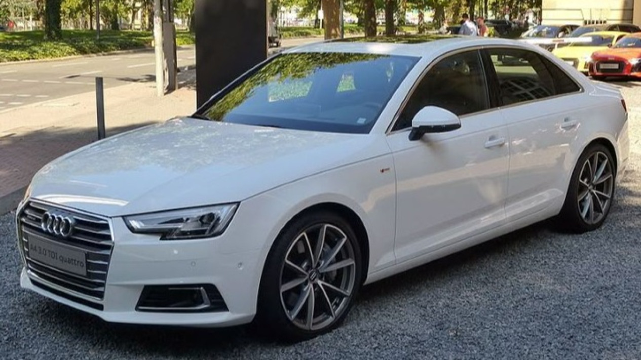 Mobil Bekas 100 Jutaan