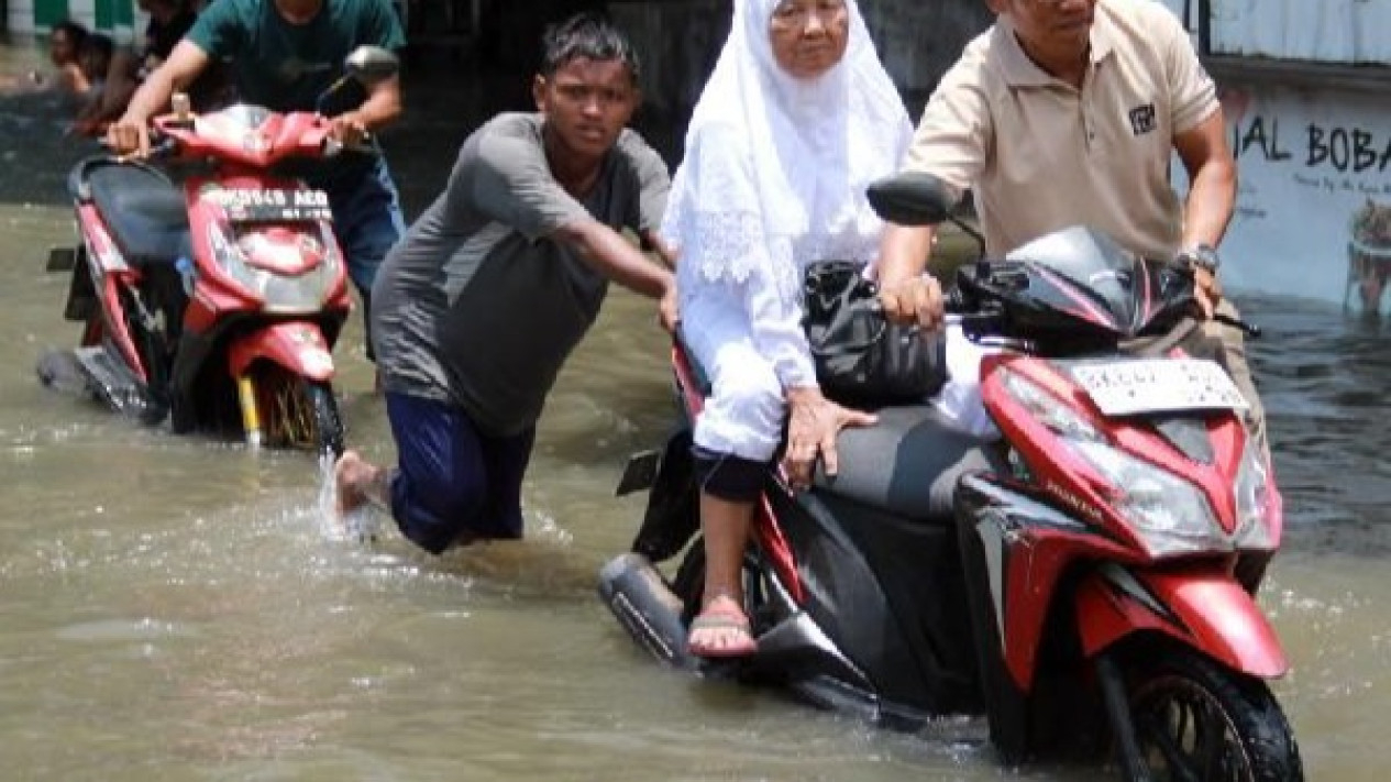 Batas Aman Terobos Banjir Pakai Matic