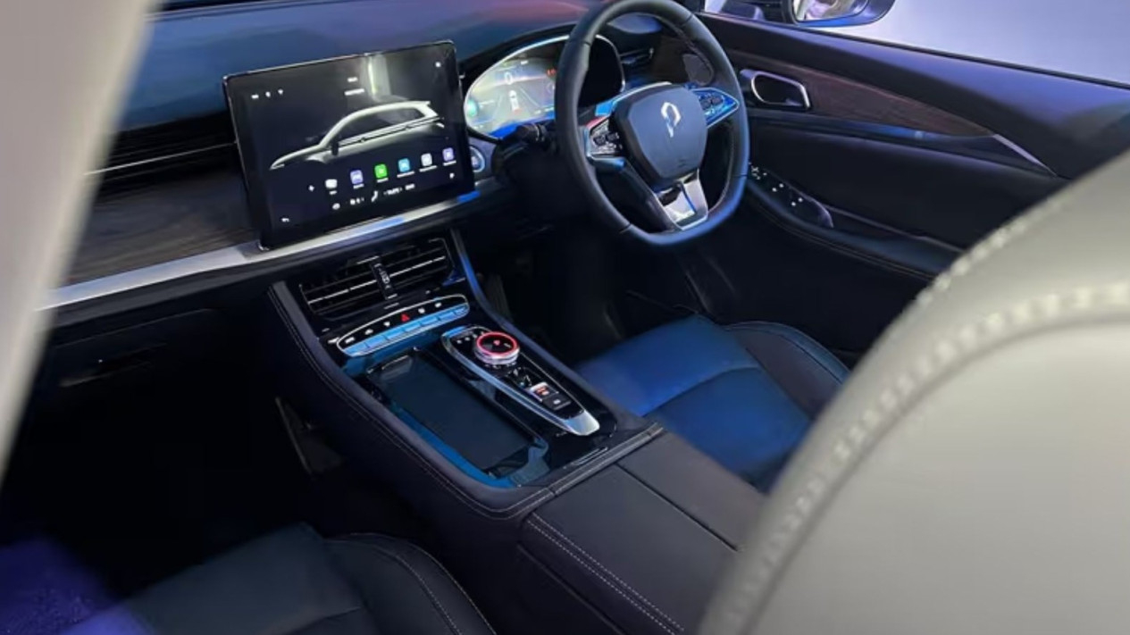Polytron Mobil Listrik