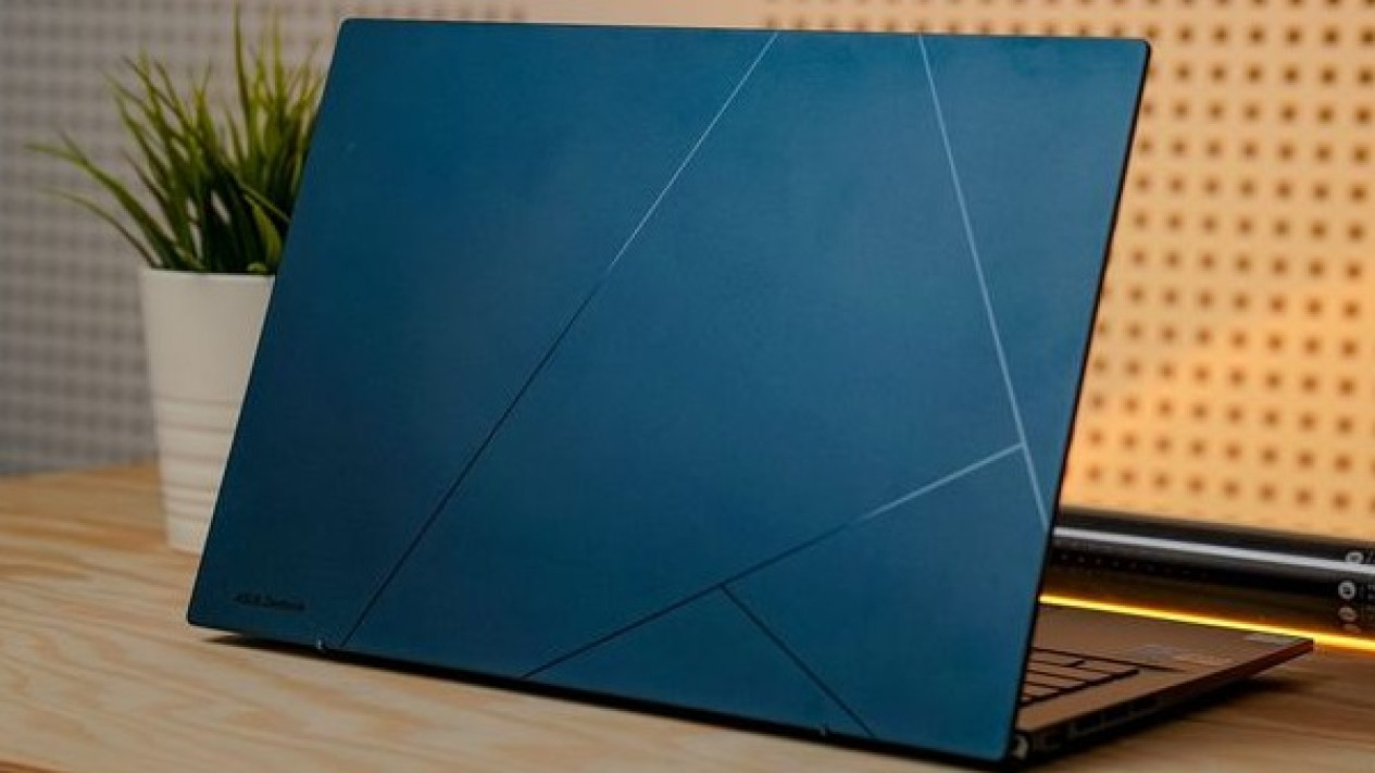 ASUS Zenbook UX3405MA