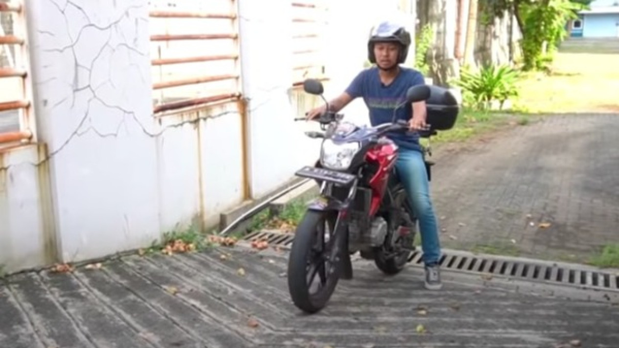 Belajar Motor Kopling di Tanjakan