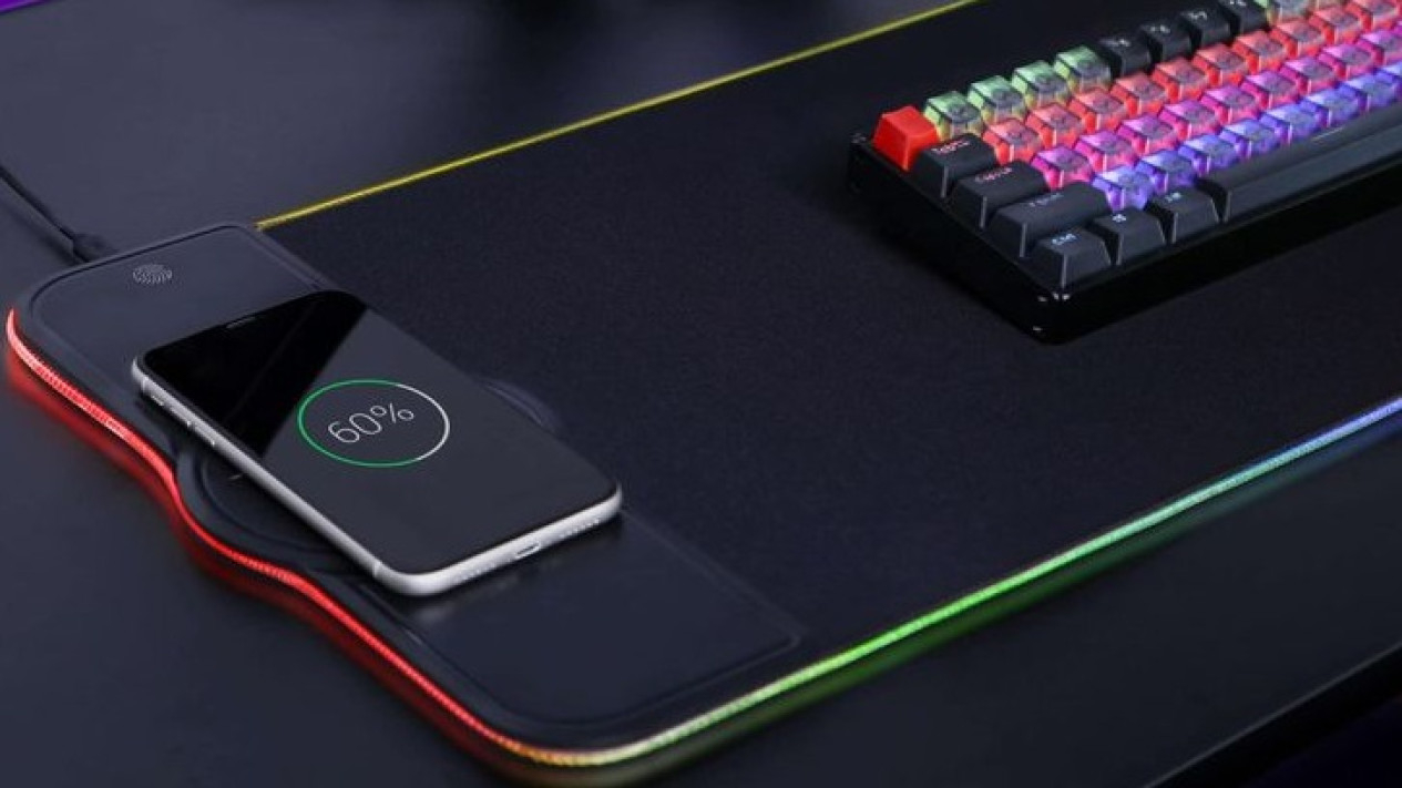 Mouse Pad Gamer RGB Gaming Mousepad 15W Wireless Charger
