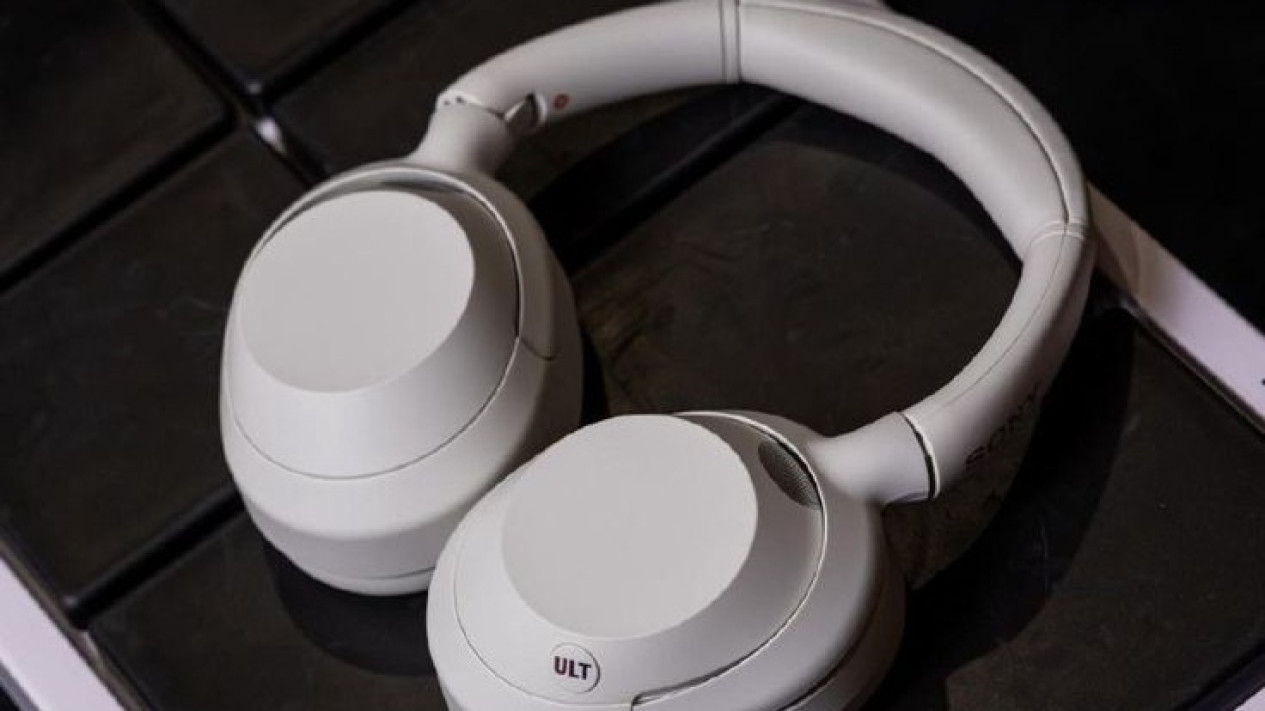 Foto Rekomendasi Headphone Over Ear Terbaik Kualitas Premium