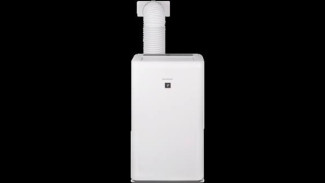 AC Portable Sharp 1 PK Ini Bikin Kamar Sejuk Tanpa Jebol Tembok, Cocok Buat Kosan!