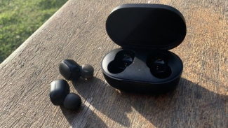 Ilustrasi Earphone TWS Ilustrasi Earphone TWS